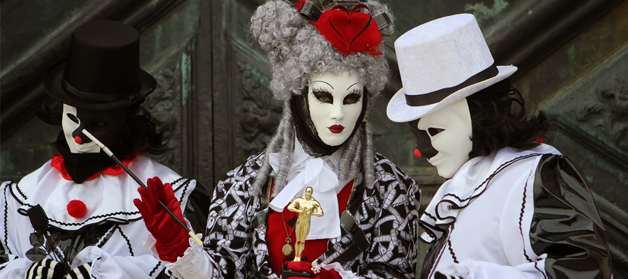 Concours des plus beaux costumes et masques